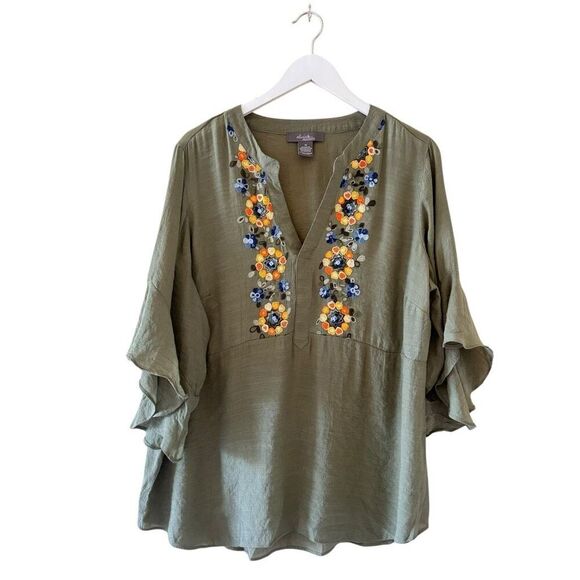 Olivia & Martin Green Floral Embroidered Bell Quarter Sleeves Plus SZ 1X #2460 - Picture 1 of 11